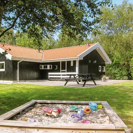34 With Hot Tub Feriehus