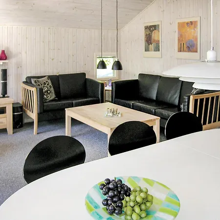 34 With Hot Tub Feriehus Nordenbro Vesteregn